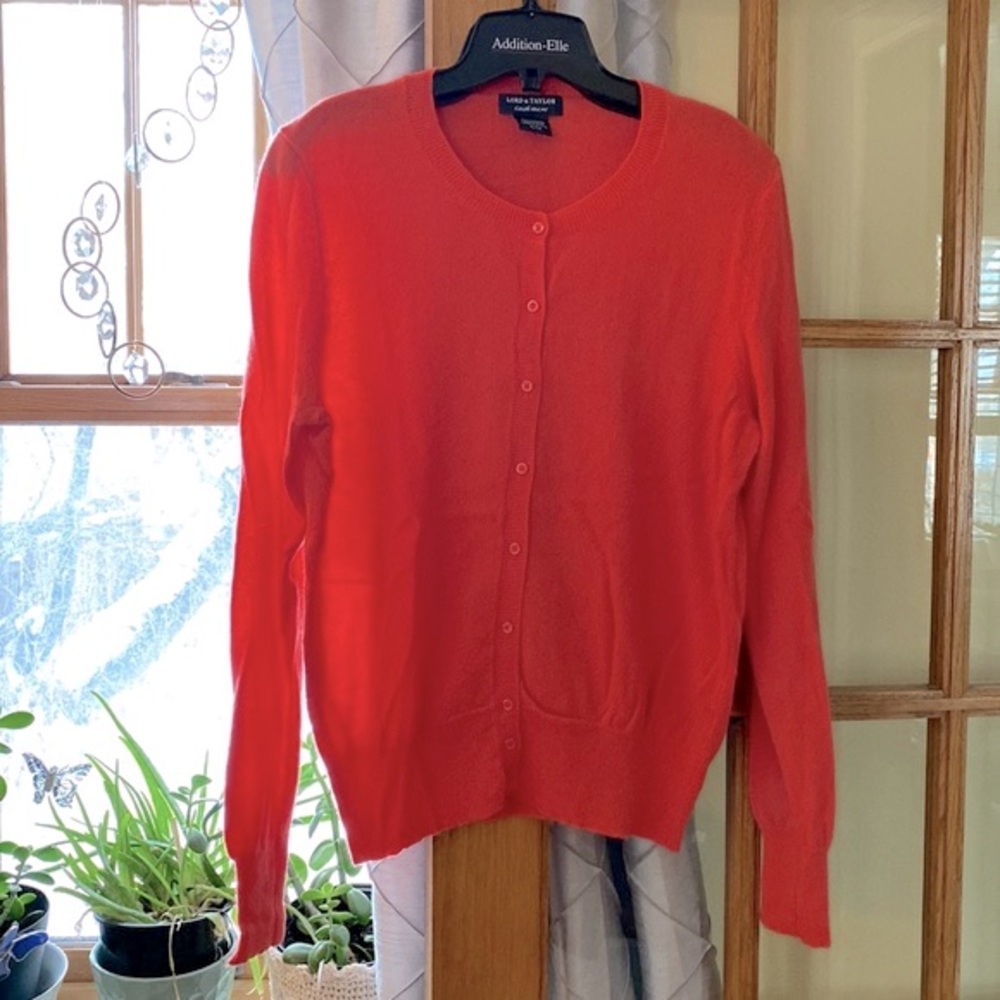 NWOT Lord & Taylor 100% cashmere crew neck cardigan